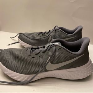 Nike revolution shoes